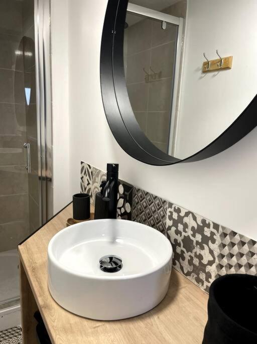 Bel Sur Cour Plein Centre Et Parking Appartement *